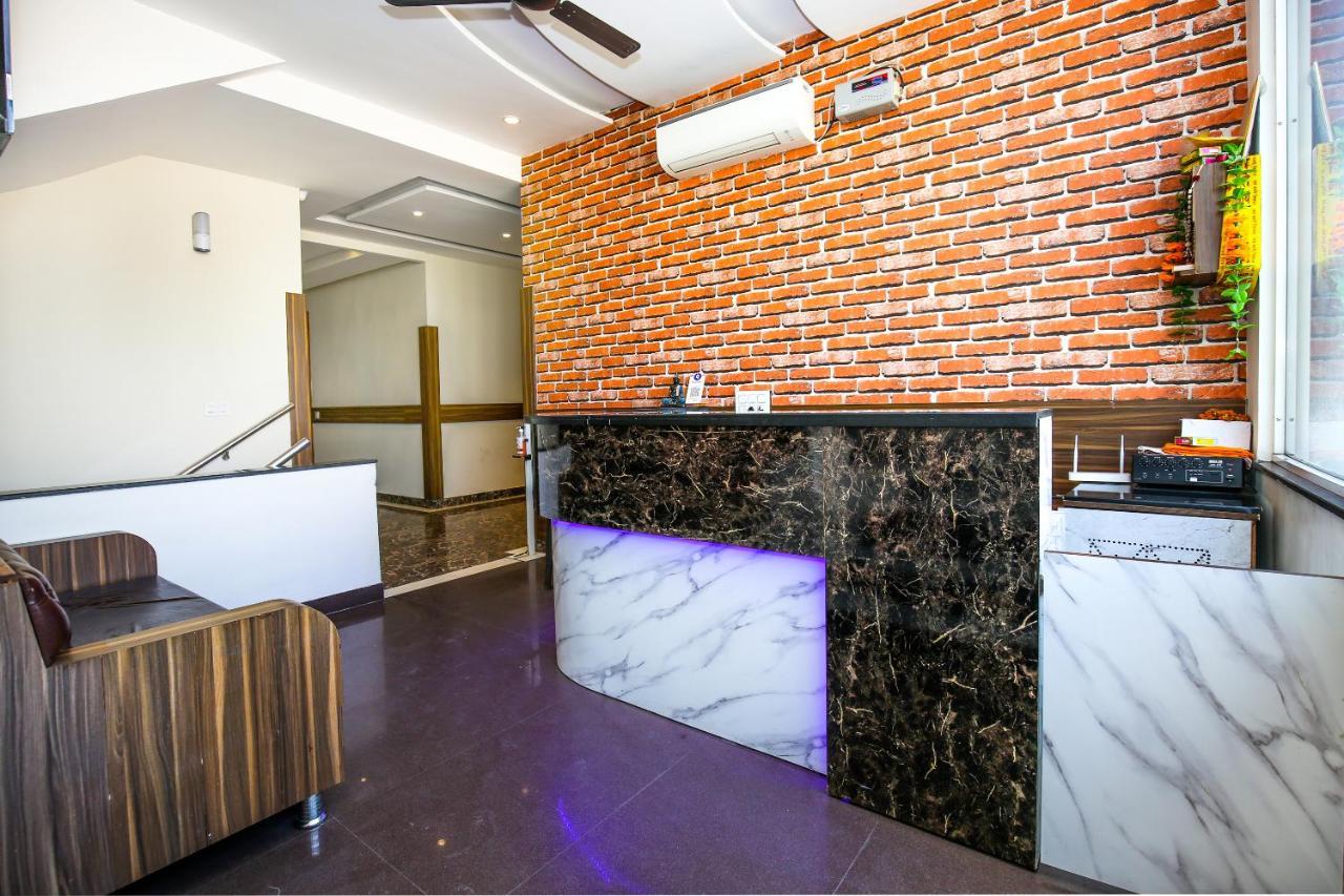 Hotel Woodcrest Zirakpur Chandigarh- Best Family Hotel - Luxurious Rooms - Unit Of Sidham Group Exterior photo
